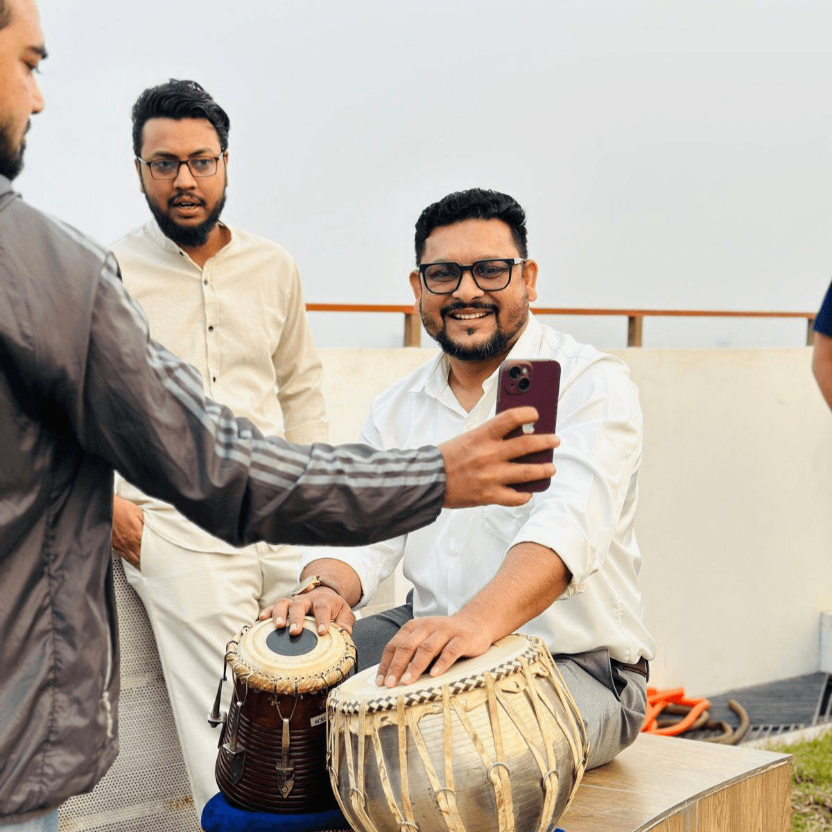 Kahafil Ora with traditional musicians
